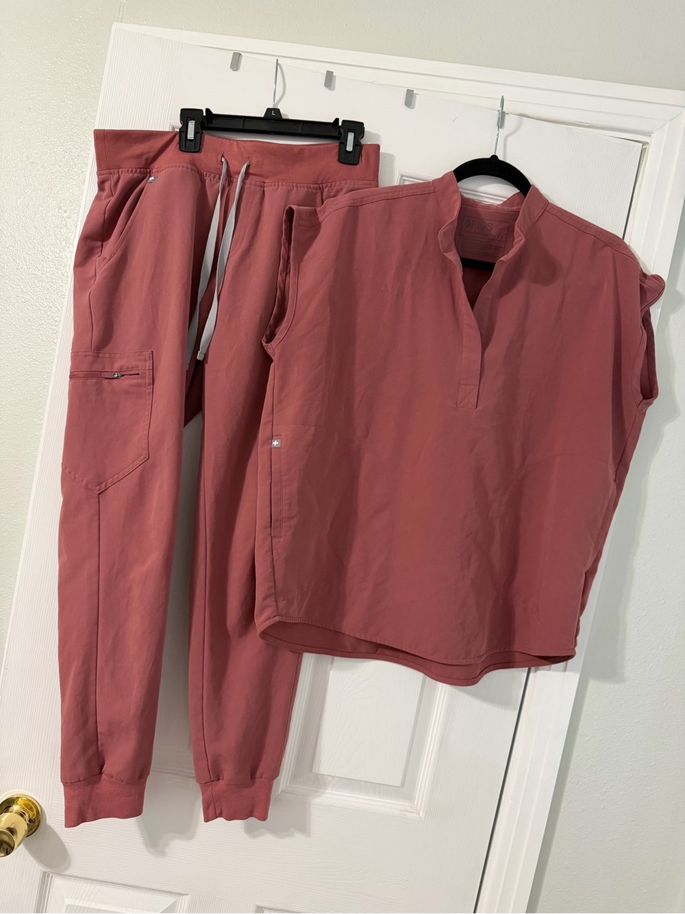 Figs mauve Rafaela scrub top and Zamora joggers pants